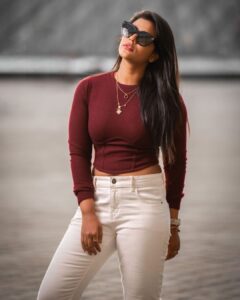 Aishwarya Rajesh Instagram - Laugh as much as you breathe. Love as long as you live. Photography @anandstudiosfr #louvremuseum #parisfrance @skylife_harmony