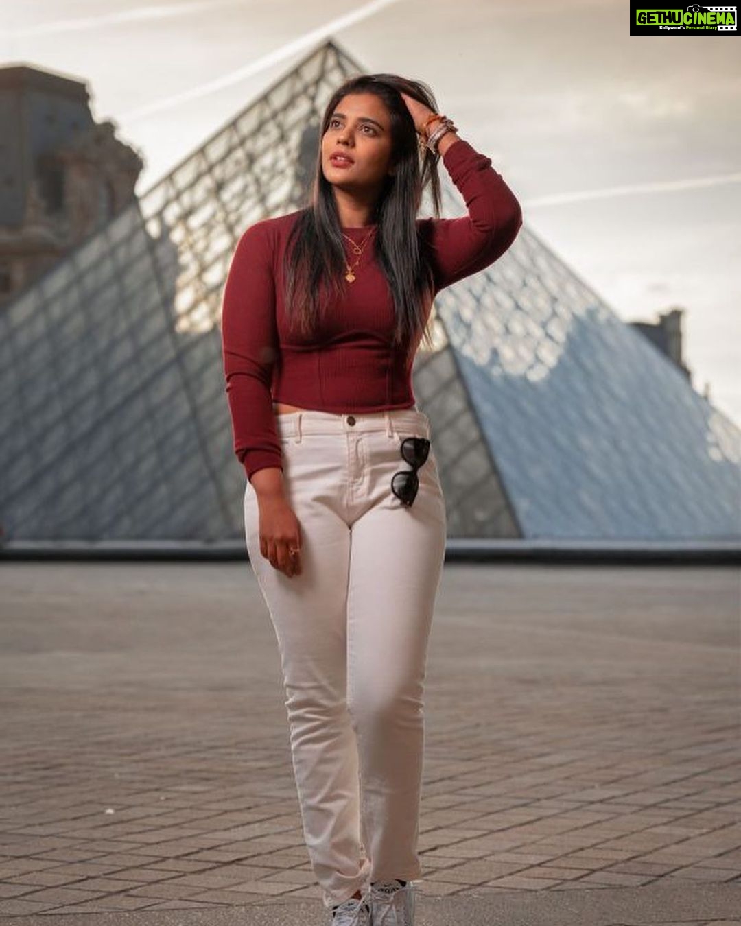Aishwarya Rajesh - 276.4K Likes - Laugh as much as you breathe.
Love as long as you live.
Photography @anandstudiosfr
#louvremuseum #parisfrance @skylife_harmony