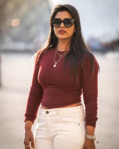 Aishwarya Rajesh Instagram - Laugh as much as you breathe. Love as long as you live. Photography @anandstudiosfr #louvremuseum #parisfrance @skylife_harmony