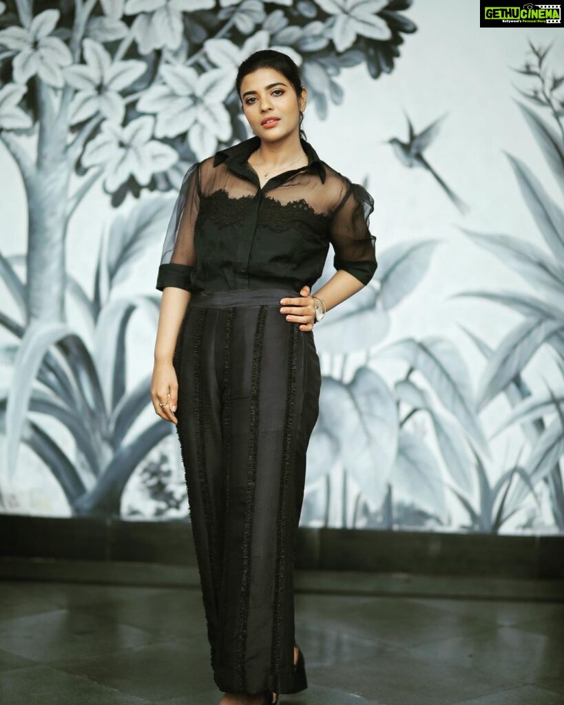 Aishwarya Rajesh Instagram - Wearing black & black ❤️❤️ Styled by: @nikhitaniranjan Outfit: @divyajain_studio MUA: @ananthmakeup Hair: @bhagyalaxmipadya Photography @jonekingston