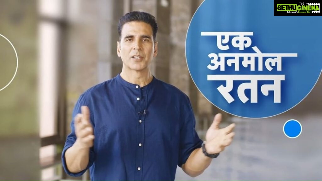 Akshay Kumar Instagram - Access to adequate sanitation and safe water are basic rights for all. Yet, there is a long way to go to bring much needed behavioural change and mobilize India for better sanitation, leaving no one behind. Join me LIVE, to champion the cause on 19th November, 12 PM onwards, at the GRAND #MissionSwachhtaAurPaani Telethon, a @harpic_india & @cnnnews18 initiative.