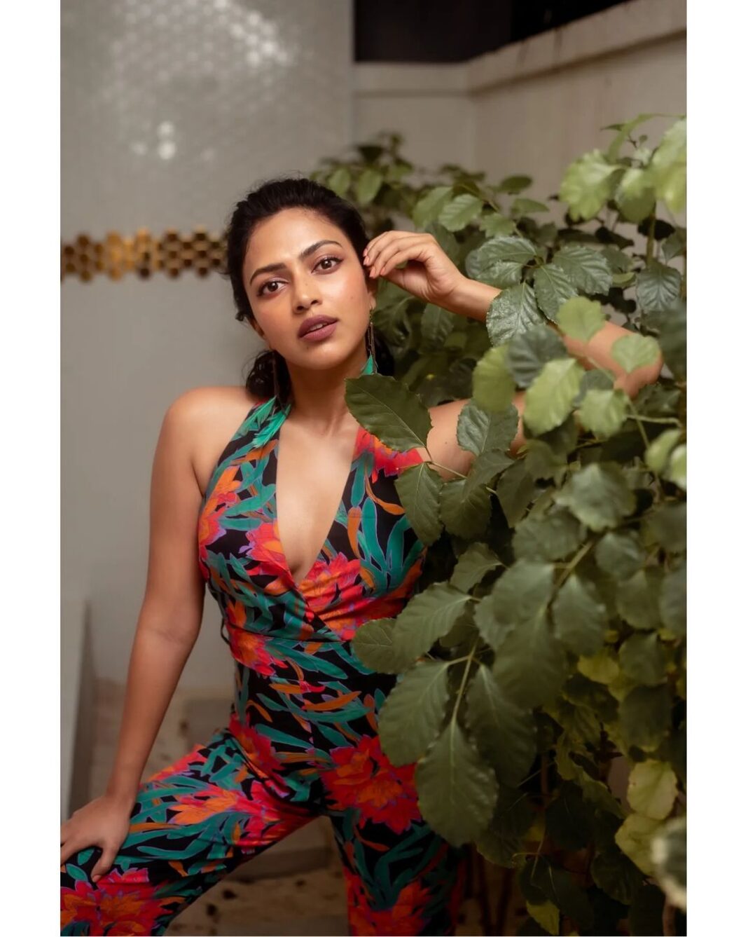 Amala Paul Instagram - Reaching my highest self-calling, one step at a time!✨🌸 #manifesting #livingoutloud #grateful #soultales #innervoice #mycalling #myart #mypurpose #amalapaul