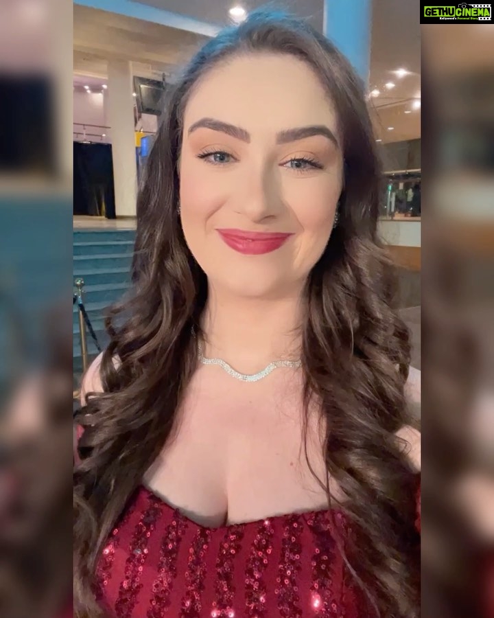 Amber Doig Thorne Instagram - The Category Is: Match Your Dress To the Red Carpet ๐คฃ Swipe for more BTS from the Outlander Season 6 World Premiere ๐ Droughtlander is officially OVER ๐ Whoโs your favourite Outlander cast member? ๐ด๓ ง๓ ข๓ ณ๓ ฃ๓ ด๓ ฟ๐ด๓ ง๓ ข๓ ฅ๓ ฎ๓ ง๓ ฟ Sam Heughan is so lovely in person ๐ I had such an incredible evening at the Outlander Season 6 World Premiere! ๐ด๓ ง๓ ข๓ ณ๓ ฃ๓ ด๓ ฟ We watched the first episode, accompanied by a live performance from the Philharmonia Orchestra! ๐ต๐ป And you can watch Season 6 exclusively on #STARZPLAY from 6th March!! ๐ฅฐ #Outlander #MOREOutlander @starzplayuk @starz @outlander #outlanderpremiere #droughtlander #outlander6 #outlanderseason6 #premiere #londonpremiere #upcomingshow #upcomingseries #samheughan #droughtlander #caitrionabalfe #sophieskelton #outlander #outlanderstarz #outlanderseries #outlandercast #outlanderfans #outlanderseason5 #outlanderseason6 #outlanderobsessed #outlanderlovers #outlanderedit #outlanderfan #outlanderbts #outlander_starz แดฌแดฐ