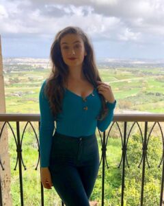 Amber Doig Thorne Instagram - There’s no reason to look back when you have so much to look forward to❤️Who else is counting down the days till 21st June?✈️🍿⚽️

The last year has been incredibly tough for all of us but I finally feel as though there is light at the end of the tunnel! ☀️🙏🏻

What are you most looking forward to once the lockdown is over?🎭🏀🎟

I AM SO EXCITED to be able to go to the cinema again (it’s usually my second home) 🍿, to be able to see and hug other people again 🤗 and finally go travelling - I never thought I’d actually miss plane food, but I weirdly do 😂 

📍 Photo taken in Mdina, Malta in 2019

#malta #mdina #malta🇲🇹 #21stjune #maltaphotography #maltagram #21june #june21st #june21 #positivethoughtsonly