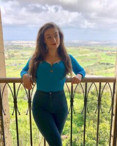 Amber Doig Thorne Instagram - There’s no reason to look back when you have so much to look forward to❤️Who else is counting down the days till 21st June?✈️🍿⚽️ The last year has been incredibly tough for all of us but I finally feel as though there is light at the end of the tunnel! ☀️🙏🏻 What are you most looking forward to once the lockdown is over?🎭🏀🎟 I AM SO EXCITED to be able to go to the cinema again (it’s usually my second home) 🍿, to be able to see and hug other people again 🤗 and finally go travelling - I never thought I’d actually miss plane food, but I weirdly do 😂 📍 Photo taken in Mdina, Malta in 2019 #malta #mdina #malta🇲🇹 #21stjune #maltaphotography #maltagram #21june #june21st #june21 #positivethoughtsonly