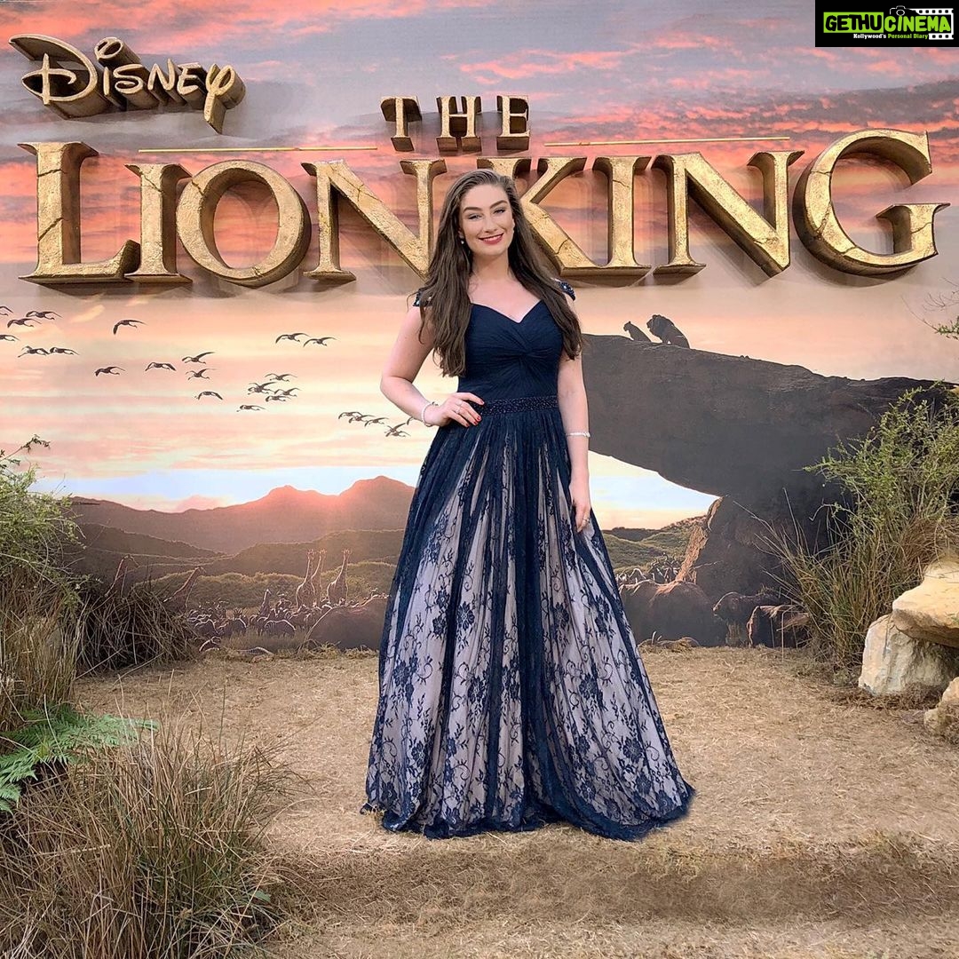 Amber Doig Thorne Instagram - I LOVE awards season - it’s a time where I reflect on my favourite films from the past year 😍 . That’s why I’m SUPER excited to be attending the #CineworldIMAX Film Fest on Saturday 22nd Feb! ❤️ . It’s a one day only event where IMAX tickets are only £3 per film! I’ll be there all day, watching all four films they’re showing - Avengers: Endgame, Joker, The Lion King and Spider-Man: Far From Home 🥰 . Which film will you be coming to see? 🤔 . 📸 Photo taken at The Lion King World Premiere ⭐️ 👗 Dress from @jjshouseofficial 💙 . #awardseason #oscars #goldenglobes #joker #endgame #farfromhome Leicester Square