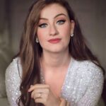 Amber Doig Thorne Instagram - Happy Valentine’s Day!! (1 day late)💞🙈 How did you celebrate?🥂I’m single, so I ordered a takeaway & watched RomCom movies 😂 PS - I’m not married, this photo was taken at a Magazine Bridal Photoshoot, but it’s the most romantic looking photo I have - sooo I posted it 😂 #valentinesday #valentinesday2022 #valentinesdaymakeuo #valentinesdaydress #valentinesdayplans #valentinesmakeup #happyvalentinesday#happyvalentinesday #bridalshoot #bridalshoots #bridalshooting #bridalphotoshoot Happy Valentine’s Day 2022