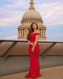 Amber Doig Thorne Instagram - What are you doing this weekend? 🤔
.
I might go sightseeing around London! 
This is one of my favourite places, a rooftop bar opposite St Paul’s Cathedral😍 .
Dress from: @promgirlxo ❤️
.
#amberdoigthorne #ambzdt #travel #love #PGONME #promdress #homecoming