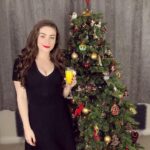 Amber Doig Thorne Instagram - Merry Christmas Lovelies🎄🎁🎅🏼 Swipe right for a CHICKEN NUGGET SURPRISE 😂 Would you have these Nug lights on your tree? 👀🤣 #christmas #1stdecember #christmasdecor #christmasiscoming #christmasdecorations #christmas2020 York, England