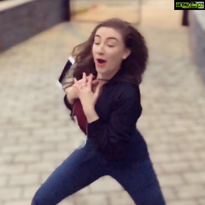 Amber Doig Thorne Instagram - βTHINK FAST!!β ππ€¦π»ββοΈ Tag 2 friends π€£ HE BROKE MY PHONE ππ‘ w/ @kayy β’ Follow Private (@ambzdt)