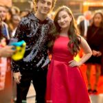 Amber Doig Thorne Instagram - I’m such a movie geek 🤓😍 I love curling up on the sofa & having a movie marathon 🙊 What’s your favourite film from 2019 so far? 🤔 . Here’s some fun pics from The King premiere I went to recently, also bumped into Timothee Chalamet on the red carpet - he’s such a sweetheart! 🥰🙈 . 📸 Photo taken at The King World Premiere ⭐️ . 👗 My gorgeous dress is from @malliny_mln 😍 Check out their page for more beautiful designs ❤️ . #theking #lff @britishfilminstitute #ambzdt @tchalamet #timotheechalamet #thekingpremiere