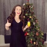 Amber Doig Thorne Instagram - Merry Christmas Lovelies🎄🎁🎅🏼 Swipe right for a CHICKEN NUGGET SURPRISE 😂 Would you have these Nug lights on your tree? 👀🤣 #christmas #1stdecember #christmasdecor #christmasiscoming #christmasdecorations #christmas2020 York, England