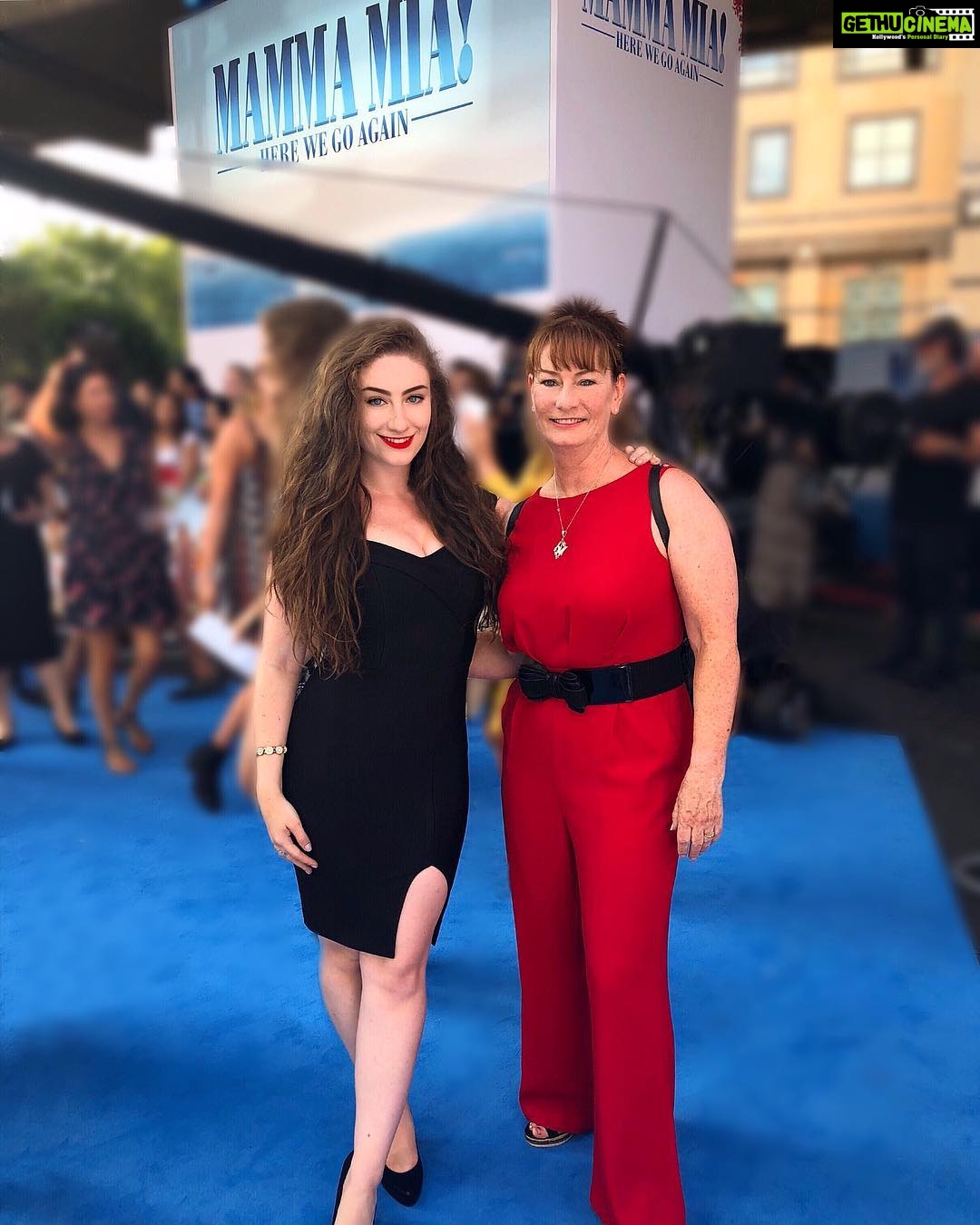 Amber Doig Thorne Instagram - Feeling like a dancing queen at the #MammaMia2 World Premiere with @angiedt_ ❤️ What’s your favourite song? 🤔🎵 Eventim Apollo
