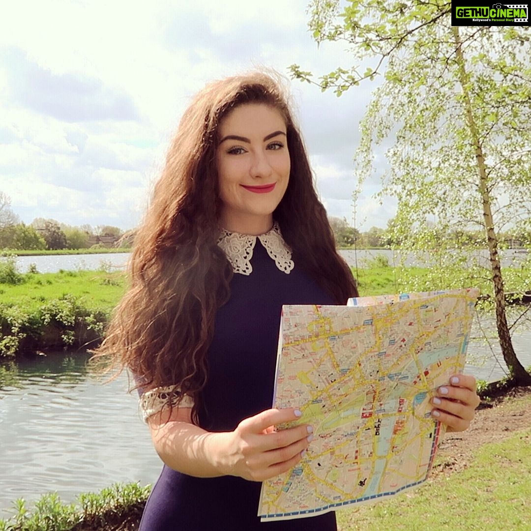 Amber Doig Thorne Instagram - Getting my detective on! 🕵🏻♀️🔍 Swipe right to reveal a secret… 🤫 I’ve found these clues for a new series of #HunterStreet on @nickelodeonuk weekdays at 6PM! 👀 Only my active Instagram members know about this, so keep it quiet!