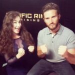 Amber Doig Thorne Instagram - Messing around with Scott Eastwood! Video link in bio 💋 #PacificRimUprising What’s your favourite robot film? 🤖🤔