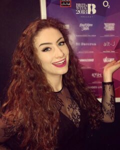Amber Doig Thorne Instagram - @O2Music has partnered with War Child & #BRITsWeek to put on fundraising gigs with awesome British artists to raise money for War Child, an incredible charity providing protection, education & support to children in war zones ❤️ #ad #FollowTheRabbit #LiveChangesLives