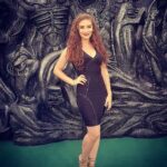 Amber Doig Thorne Instagram - Walking the green carpet of #aliencovenant 👽Thank you @20thcenturyfox 💚 Dress: @frenchconnection