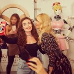Amber Doig Thorne Instagram – #Kingsman: The Golden Circle World Premiere 🙌🏼 #OrangeJacketChallenge 🧡
Dress: @lipsylondon Vue Leicester Square