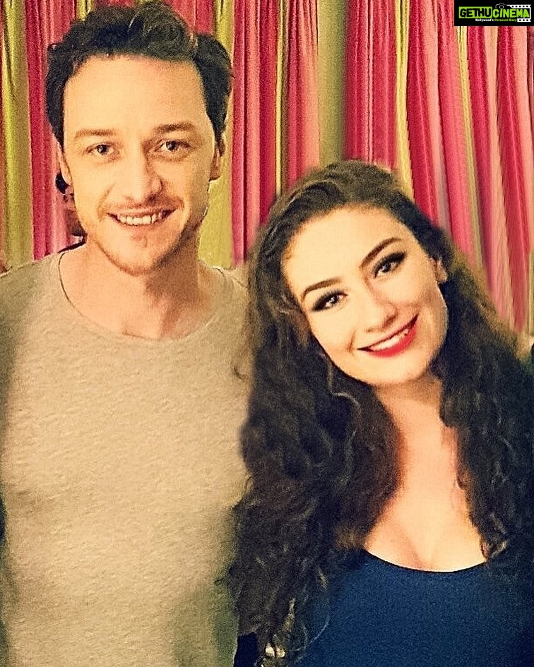 Amber Doig Thorne Instagram - Lovely to chat to @jamesmcavoyrealdeal at the screening of his new film #SPLIT by M. Night 🙌🏼 Amazed at James ability to play 23 characters, and M's directing!