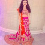 Amber Doig Thorne Instagram - Such a great evening at the UCL Diwali Ball 🎉 Thank you to @iplfashion for this beautiful outfit!