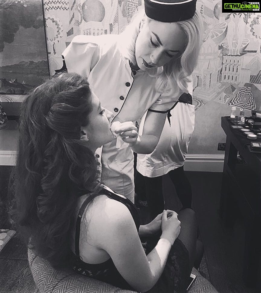 Amber Doig Thorne Instagram - Getting beautified by the @powderpuffgrls in honour of #Allied💋 Big thank you to @paramountuk 🙌🏼