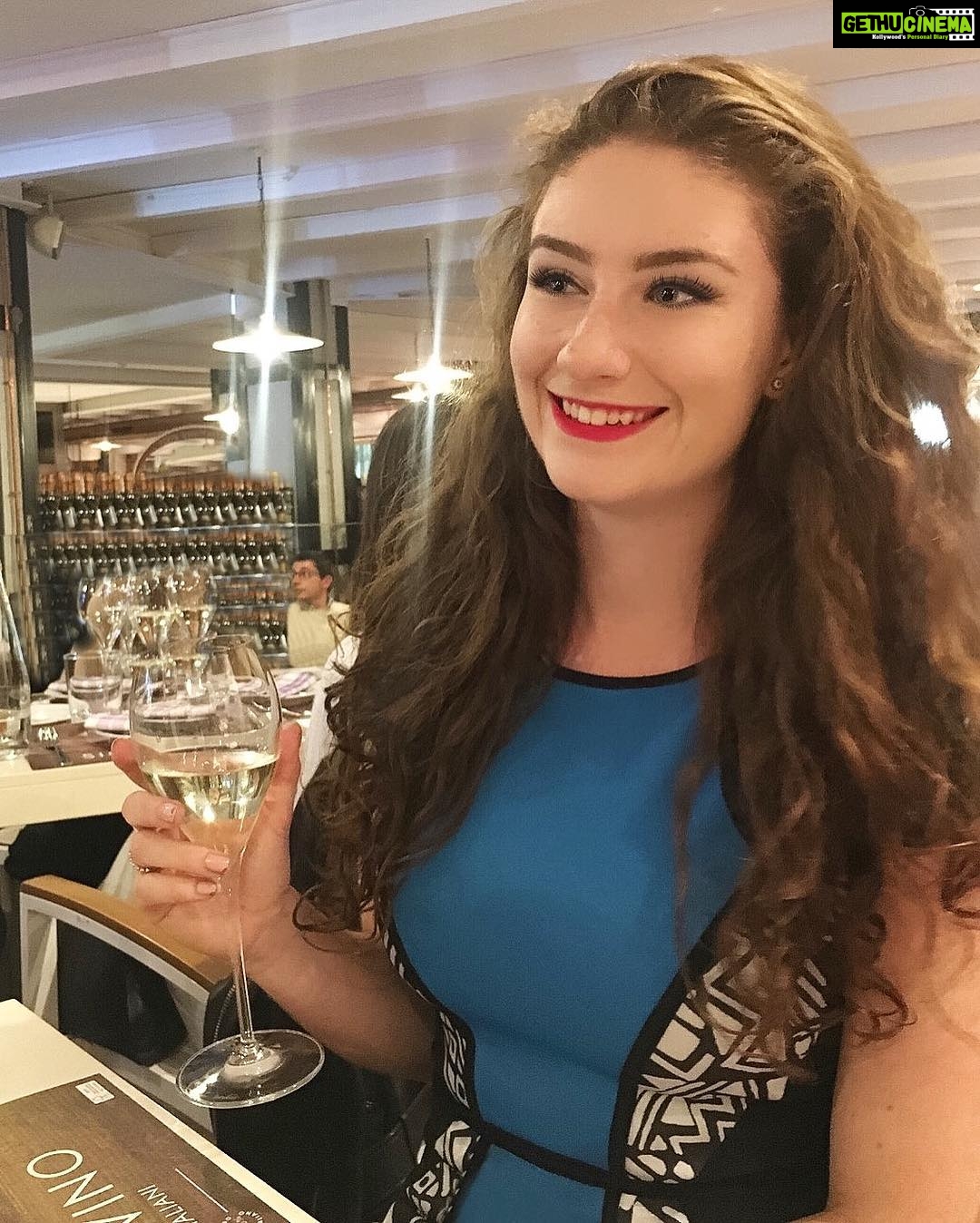 Amber Doig Thorne Instagram - Feeling classy in Milan 🍸🍾🇮🇹
