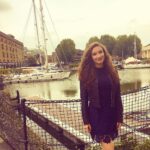 Amber Doig Thorne Instagram – Birthday chilling in London Town 🎉🇬🇧🎁
