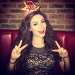 Amber Doig Thorne Instagram - Had such a lovely birthday today!! Now to celebrate tonight 🙌🏼🎁🎉