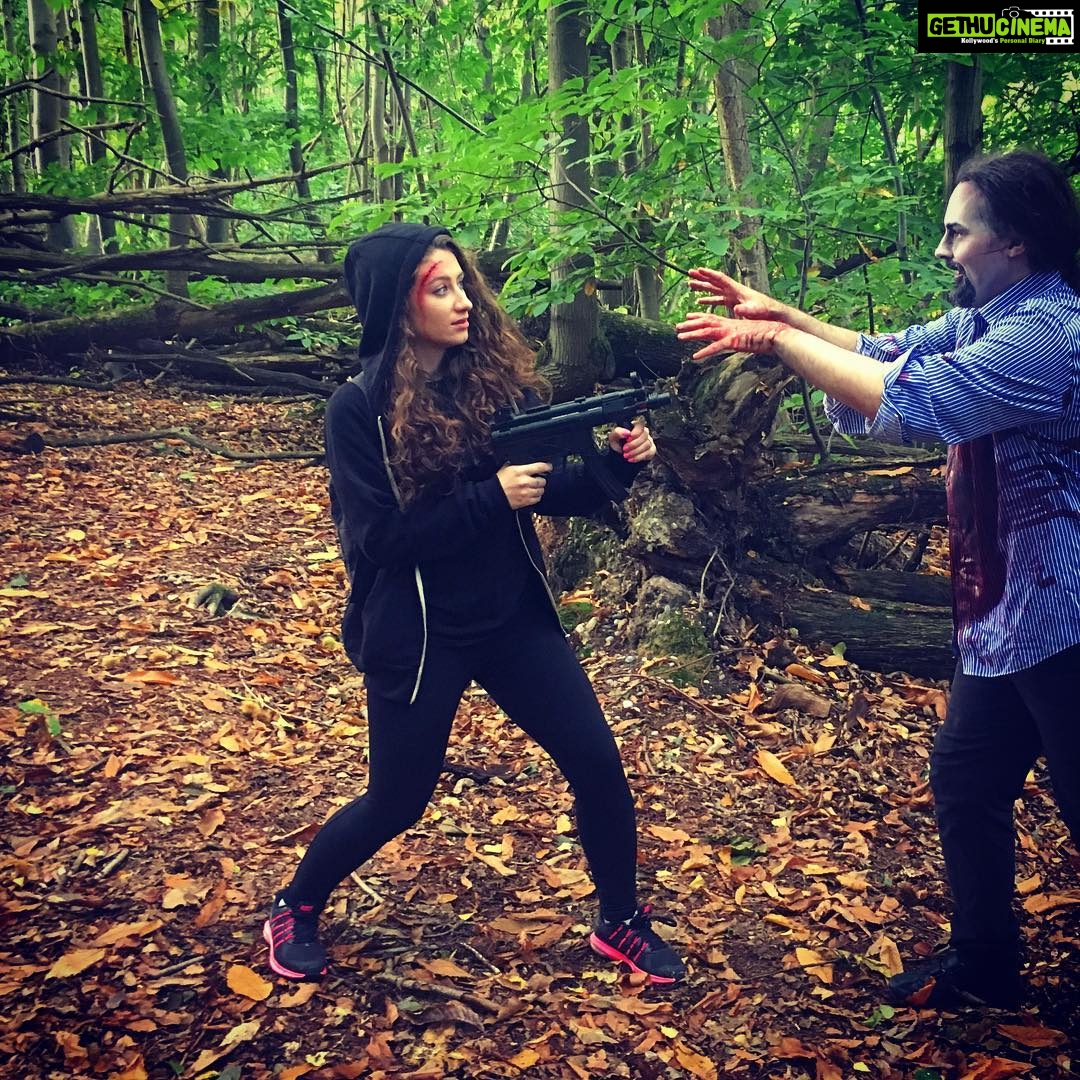 Amber Doig Thorne Instagram - When you're in a zombie apocalypse... 😵😭😱 #zombie #apocalypse #acting #actress #film #filming #woods
