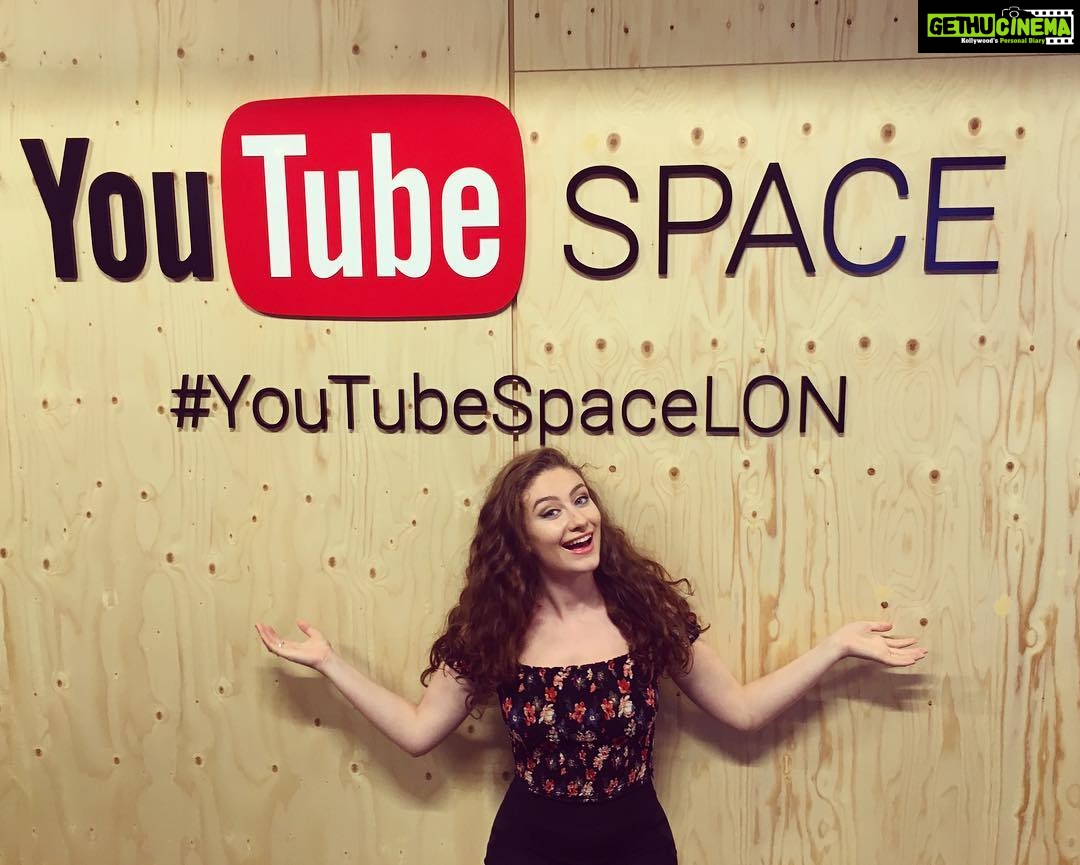 Amber Doig Thorne Instagram - Lots of funny videos coming for you guys soon! Make sure to subscribe to my YouTube channel (link in bio) ❤️#actress #model #london #facebook #youtube #channel #video #comedy #youtubespace #amberdoigthorne