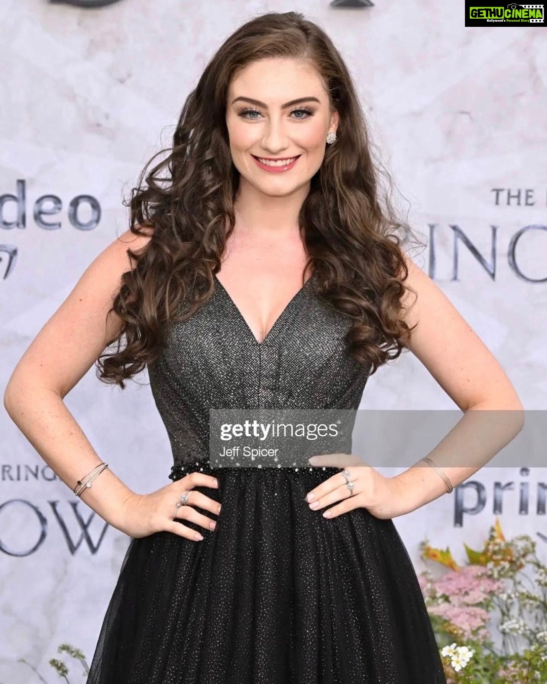 Amber Doig Thorne Instagram - The Rings Of Power World Premiere 🖤 Are you a LOTR fan? 🧝♂️ 😍 Had the most amazing time at the premiere and after party - enjoying watching the first 2 episodes alongside the cast of the film and Jeff Bezos (casual) 👀🤣 I was a huge fan of the Lord of The Rings films growing up - I lived in New Zealand when and second films came out and everyone at my school was obsessed with them! So being able to spend time with the cast in San Diego, and now again in London - is a dream come true 😍 Thank you to @primevideouk for such a wonderful experience 🥰 The Rings of Power is coming to Prime Video on September 2nd! ❤️ #PrimeVideoCreator #TheRingsOfPower @LOTRonPrime @PrimeVideoUK @primevideo #ringsofpower #lordoftherings #lotr #TheLordOfTheRings #TheRingsOfPower #lotredit #lotrcosplay #lotrfan #lordoftheringsfan #lordoftheringstrilogy #amberdoigthorne #ambzdt #tolkien #tolkienfan #tolkienmovie #tolkientribe #tolkienite #fantasybooks #fantasycreature #fantasyworld #fantasybook #cosplayofinstagram #filmpremiere #moviepremiere #redcarpet #redcarpetdress #redcarpetstyle #redcarpetmakeup #redcarpetlook Middle Earth