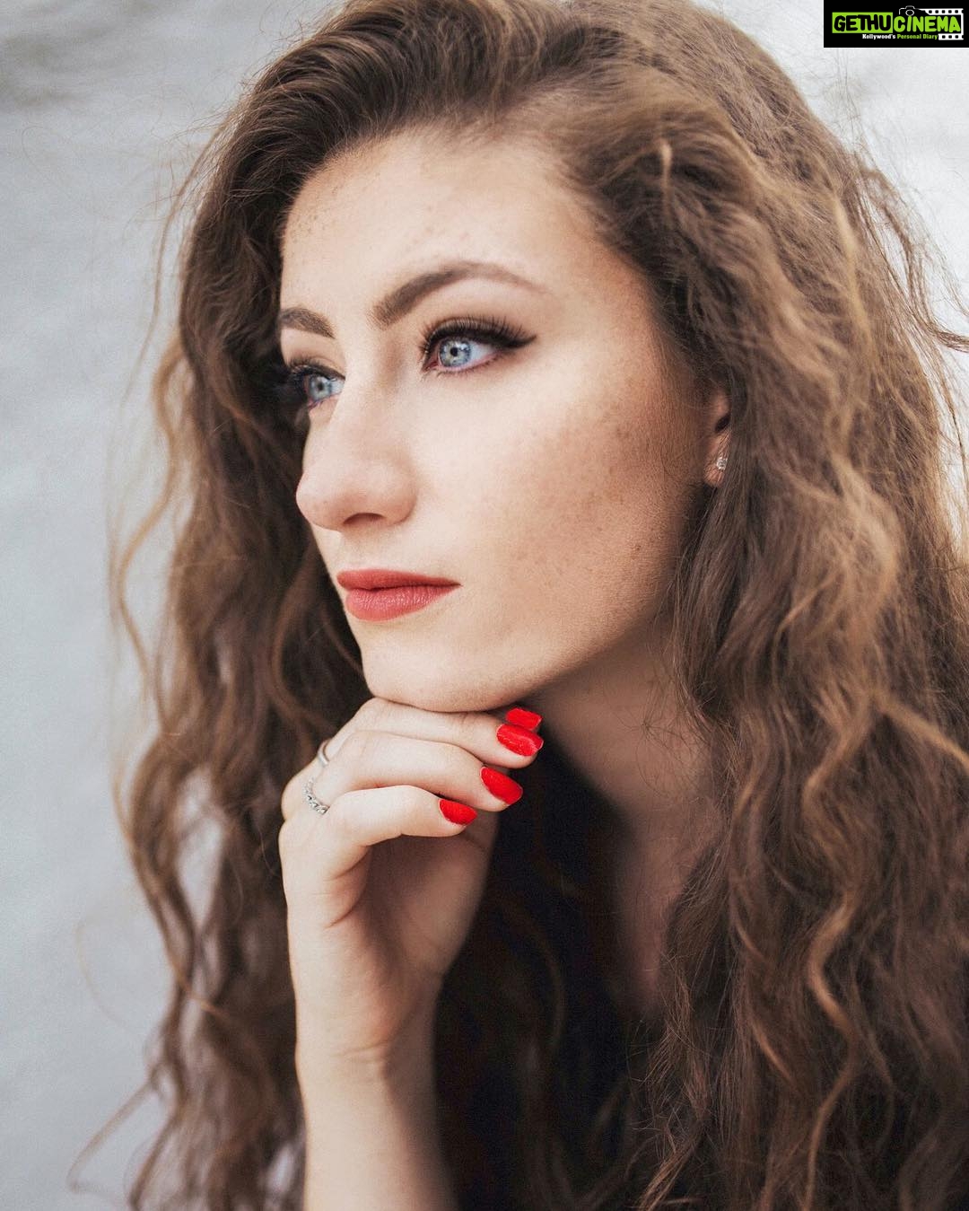Amber Doig Thorne Instagram - That look when you start thinking about pizza 🍕😂 Copyright Laura Kate Bradley all rights reserved York