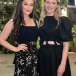 Amber Doig Thorne Instagram - Are you excited for LOTR: The Rings of Power?! 🧝‍♂️I was invited to a private lunch with the cast 😍 We chatted about what it was like filming in New Zealand over 2 years during Covid (!), the preparation that went into taking on such famous characters, what their audition process was like, how the training process differed for each character, what we can expect from the show, that the show is split into 6 storylines that were filmed in completely different locations, how people in each storyline still don’t know what happened in the other storylines, and just how much of the show is practical effects with massive physics sets of forests etc (instead of VFX), their hopes for the next 5 seasons and how the show ties into the other film trilogy’s! Which is your favourite Lord of The Rings film? 🍿 🥰 #TheLordOfTheRings #TheRingsOfPower #lordoftherings #ringsofpower #giftedtrip ad @primevideouk @primevideo @lotronprime #lotr #lotredit #lotrcosplay #lotrfan #lordoftheringsfan #lordoftheringstrilogy #amberdoigthorne #ambzdt #tolkien #tolkienfan #tolkienmovie #tolkientribe #tolkienite #fantasybooks #fantasycreature #fantasyworld #fantasybook #cosplayoftheday #cosplayofinstagram Middle Earth