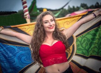 Amber Doig Thorne Instagram - Tomorrowland 2016 ❤️🇧🇪❤️ #tomorrowland #belgium #2016 @reveltravel @tomorrowland Photo Cred @vhjoost #edm #festival