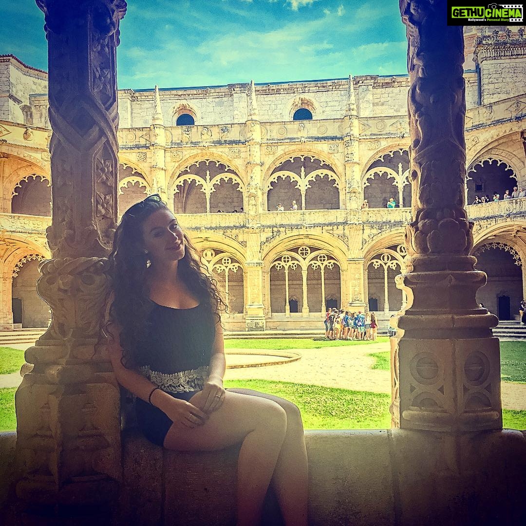 Amber Doig Thorne Instagram - Throwback to this beautiful day in Lisbon 😎 Lisbon, Portugal