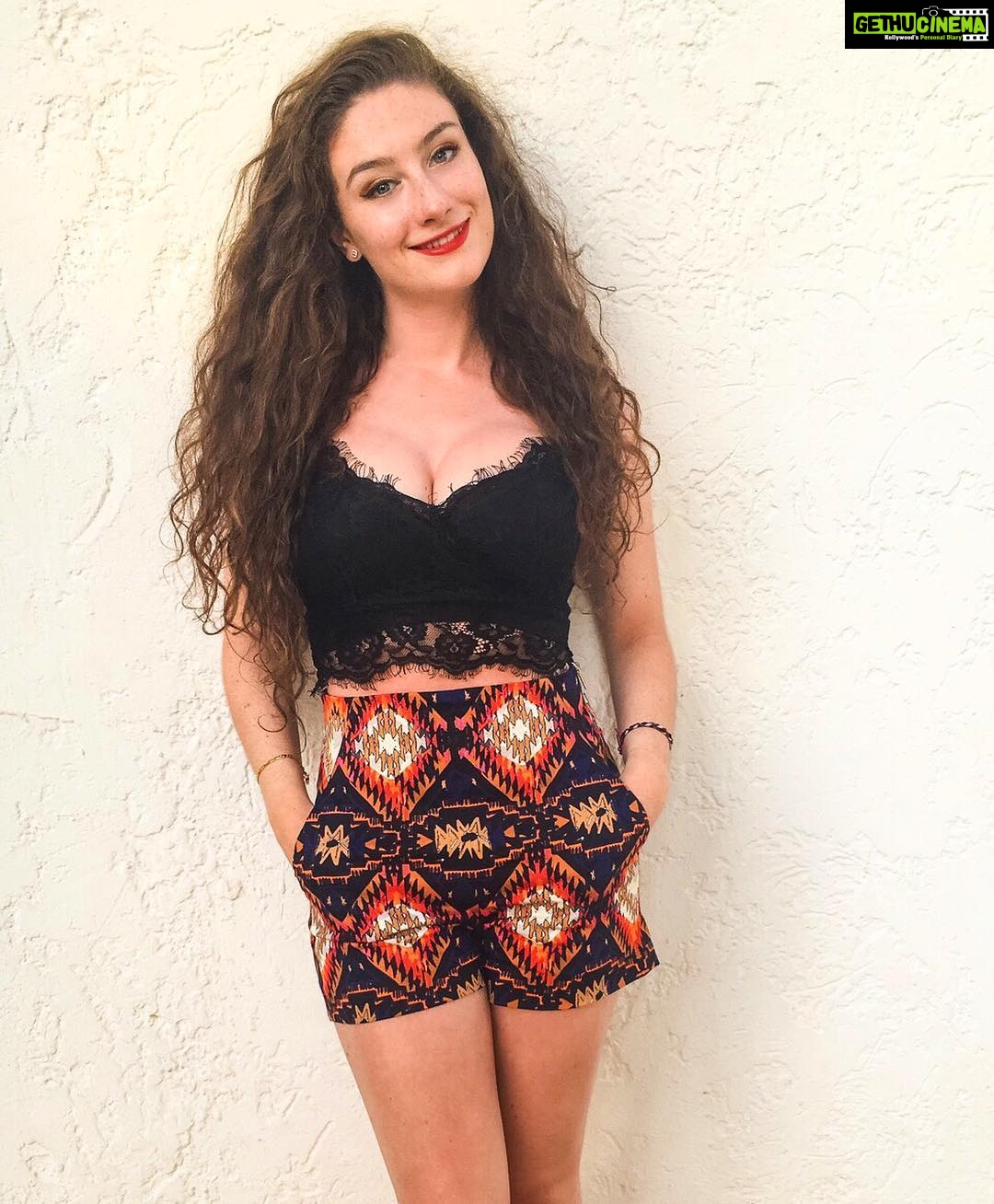 Amber Doig Thorne Instagram - 💋💋💋 Alcudia - Mallorca