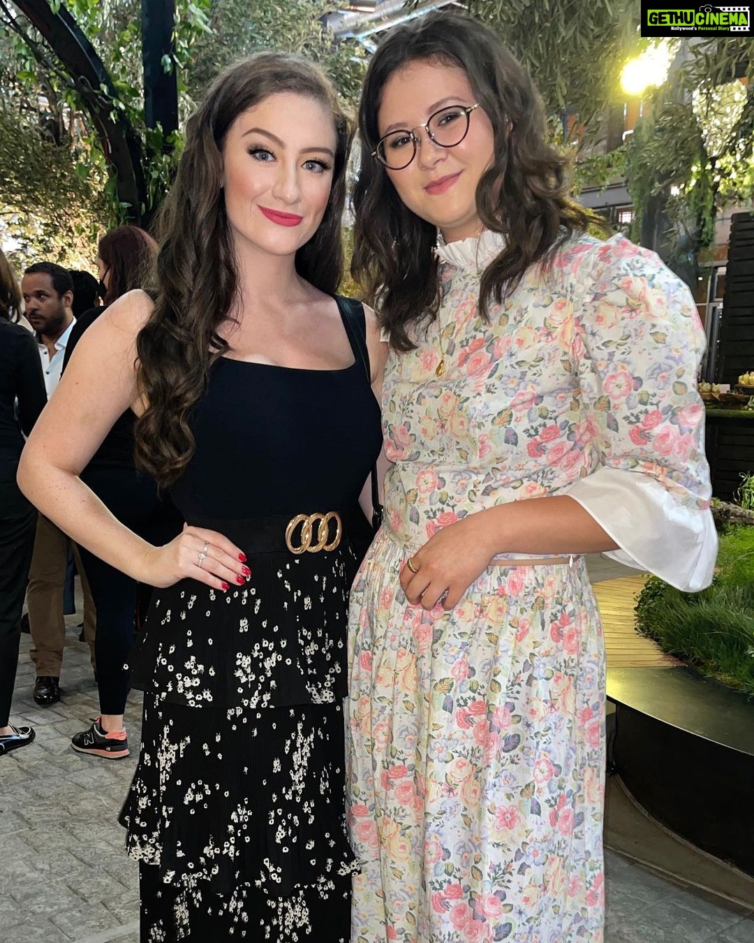Amber Doig Thorne Instagram - Are you excited for LOTR: The Rings of Power?! 🧝♂️I was invited to a private lunch with the cast 😍 We chatted about what it was like filming in New Zealand over 2 years during Covid (!), the preparation that went into taking on such famous characters, what their audition process was like, how the training process differed for each character, what we can expect from the show, that the show is split into 6 storylines that were filmed in completely different locations, how people in each storyline still don’t know what happened in the other storylines, and just how much of the show is practical effects with massive physics sets of forests etc (instead of VFX), their hopes for the next 5 seasons and how the show ties into the other film trilogy’s! Which is your favourite Lord of The Rings film? 🍿 🥰 #TheLordOfTheRings #TheRingsOfPower #lordoftherings #ringsofpower #giftedtrip ad @primevideouk @primevideo @lotronprime #lotr #lotredit #lotrcosplay #lotrfan #lordoftheringsfan #lordoftheringstrilogy #amberdoigthorne #ambzdt #tolkien #tolkienfan #tolkienmovie #tolkientribe #tolkienite #fantasybooks #fantasycreature #fantasyworld #fantasybook #cosplayoftheday #cosplayofinstagram Middle Earth
