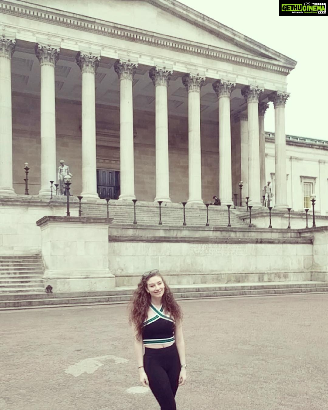 Amber Doig Thorne Instagram - Can't believe I've finished my undergraduate degree 🍾 It's been a whirlwind 3 years, thank you to everyone who has made it so special 💞 UCL