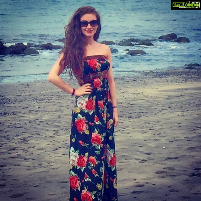 Amber Doig Thorne Instagram - Throwback to this beautiful day in Tenerife ππΊπ΄