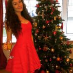 Amber Doig Thorne Instagram - Merry Christmas 🎅🎄🎁 #2015 #christmas #york #ucl #student #christmastree #bucksfizz #santa #presents #holiday