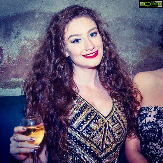 Amber Doig Thorne Instagram - Geography Ball 2015 💞 #rainforestcafe #geogsoc2015 #ucl #ballin #london