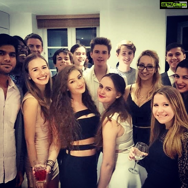 Amber Doig Thorne Instagram - Thankyou for the best birthday ever 🎂#birthday #birthdaygirl #cafedeparis #london #mayfair