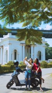 Anamika Chakraborty Instagram - The all-Electric #Ather450X has become the perfect companion to zip around Kolkata!

Visit the Ather Space Experience Centre today to get a Test Drive!

📍Shakespear Sarani Road, Kolkata.

@atherenergy 

#EbarPujoAtherErSathe #Ather #Ather450X #AtherEnergy #Kolkata #AtherSpace #ad #paidpartnership 
.
.
.
.
In Frame: Me and @reel_ananya 
Agency: @signature24productions
