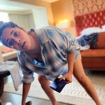 Anasuya Bharadwaj Instagram - Pic story doing my thing before I am out and about! #LifeUnfilteredPhotography by @susank.bharadwaj 🤷🏻‍♀️ #JustABthings #GoodMorning #NowGetGoing