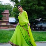 Anasuya Bharadwaj Instagram – She is a mess but she is a masterpiece 💚

For #SravanaSandadi #tonyt #7pmOnwards on #ETV 

Design & Styled by @rishi_chowdary
Outfit by @mithra.couture
Jewellery by @shriyeras.jewels 
PC: @verendar_photography