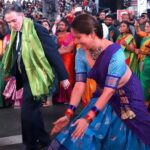 Anasuya Bharadwaj Instagram - What an extremely honourable and eventful time at the #Timesquare !! Batukamma pandaga New York nagaramlo!! I feel extremely proud to have graced this successful celebrations “Bangaru Batukamma” as a Telangana Aadapaduchu 🥰organised by #TANA Thank you @nycmayor Sir @nycmayorsoffice for allowing this to happen and for being such an adorable self! Thanks to @dilipchauhanny Sir!! Thanks to @peoplemediafactory Vishwa Prasad Sir for considering me to be representing at this event.. Thank you @ujwal_kasthala !!! You know what you are to me!! And cannot thank enough all you lovely people of #TANA especially all you gorgeous women!!! I had a fantastic time!!! 🌸🌺❤️ Time Square New York City