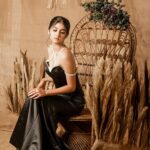 Anaswara Rajan Instagram – SHE 🍂

Mua & styling @rizwan_themakeupboy
Photography @nandu_prakash_._
Outfit @daislebridals
Decor @blush.eventco
Studio @maxxocreative