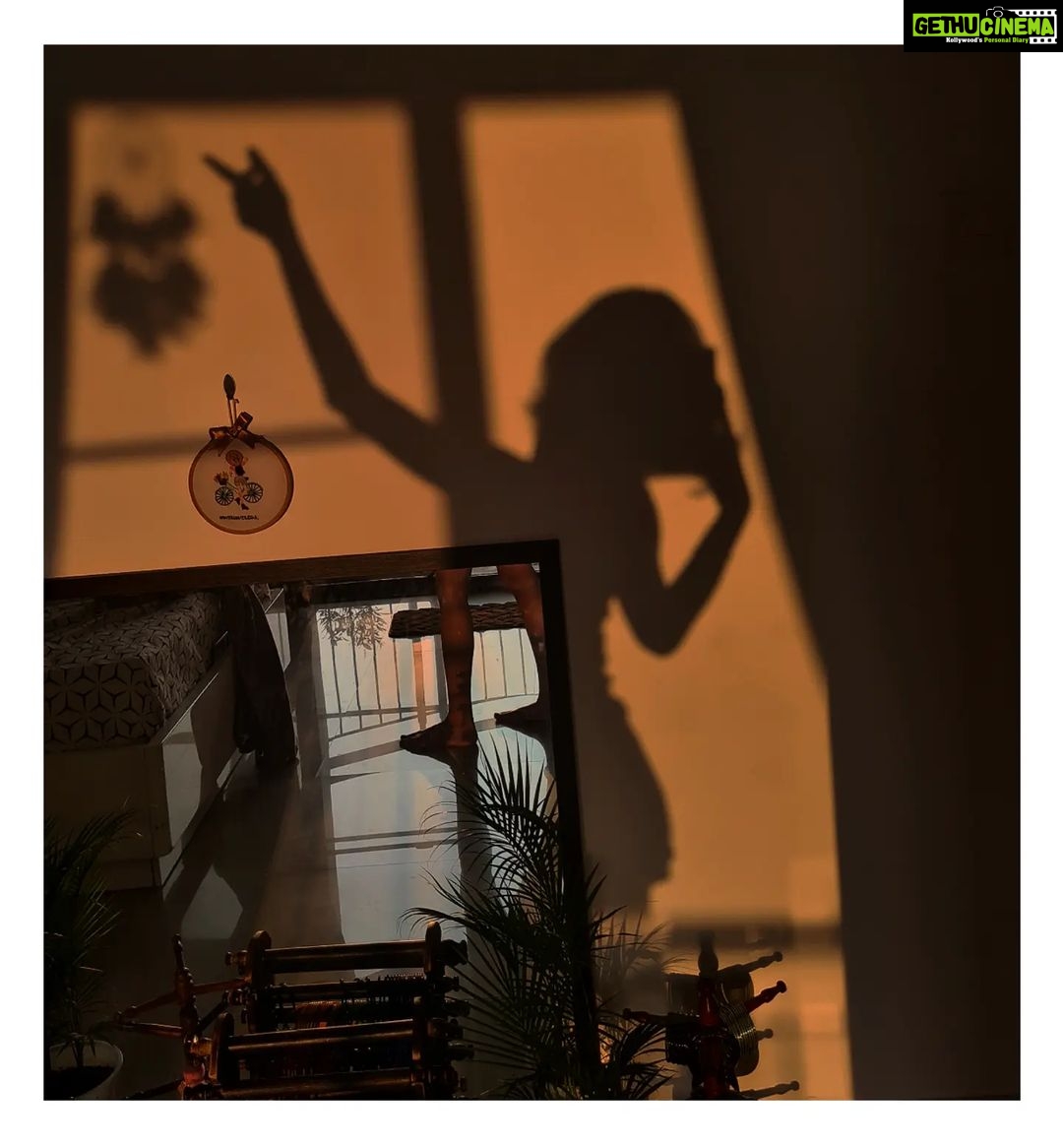 Anaswara Rajan Instagram - The golden hour☀️🍯🌼