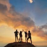 Anaswara Rajan Instagram - Souls of sunshine 🌞 Video credits @sufail__60 🥂 #sunset #sunnyday #mountains #view #beautifulday #memories #squad #trekking #willmount #munnar #instagram #instagramreels