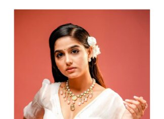 Anaswara Rajan Instagram - Just a vintage soul 🌼 Shot by: @jiksonphotography Styling: @anusharejiar wardrobe: @arsignatureofficial HMU: @jijeeshmakeupartist